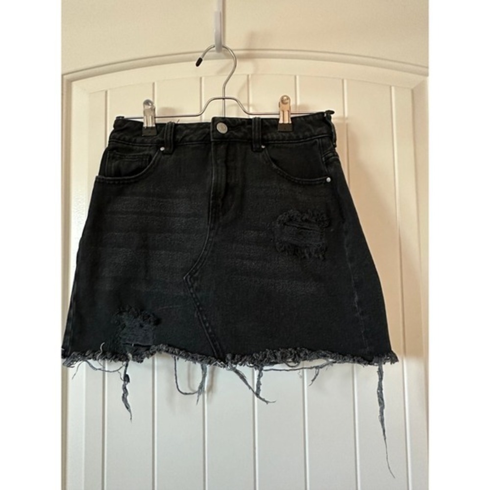 PacSun Distressed Black Mini Jean Skirt Size 24‎